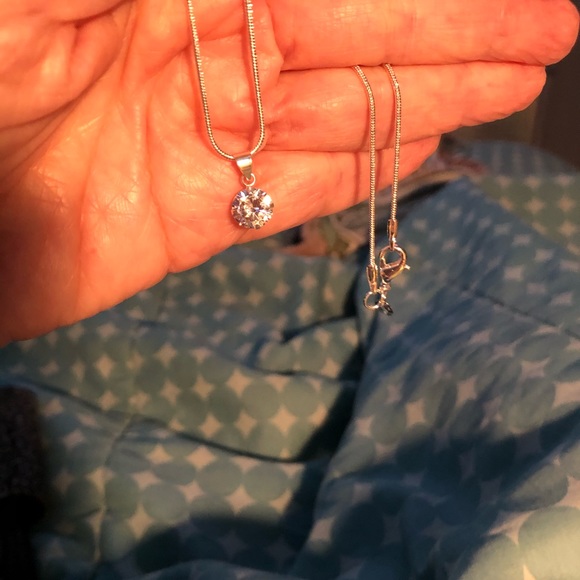 NWT Beautifully crafted Round Diamond simulant - Picture 11 of 12